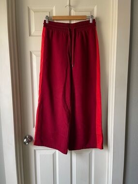 Universal Thread Berry Red Wide Leg Sweatpants